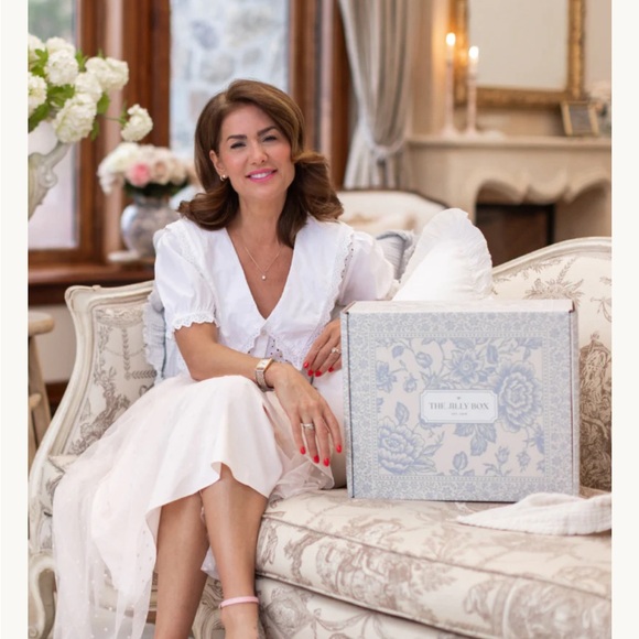 Jillian Harris: The Jilly Box Spring 2026 New and Complete Seasonal gift box. - Picture 2 of 16